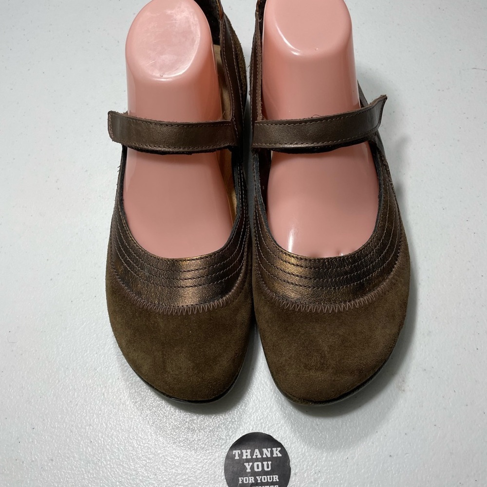 Naot Dark Brown Mary Jane Flats Size 41 SB-AL